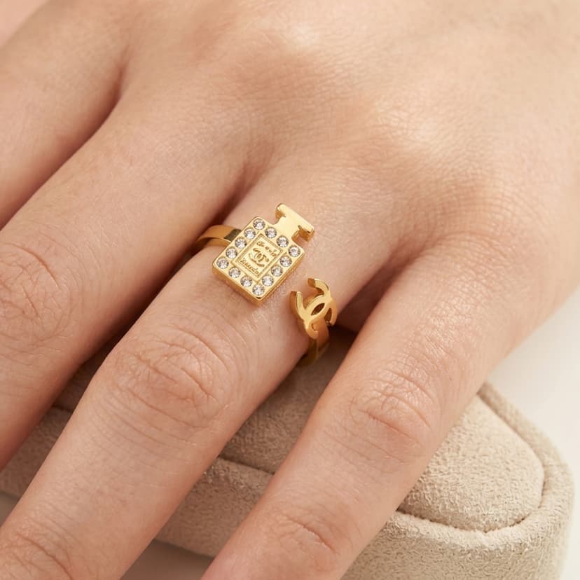 Ladies Finger Ring